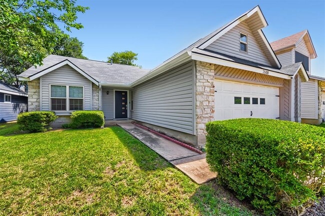 Photo - 2608 Piping Rock Trail