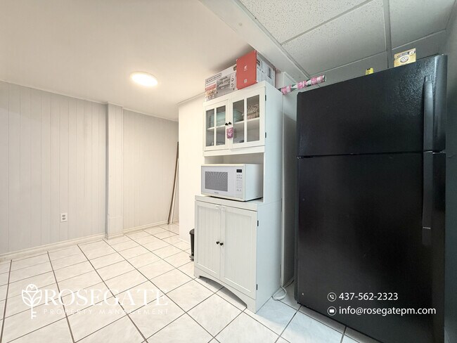 Photo - 1-Bedroom Basement Apartment with Internet & Parking – Scarborough Unité 2