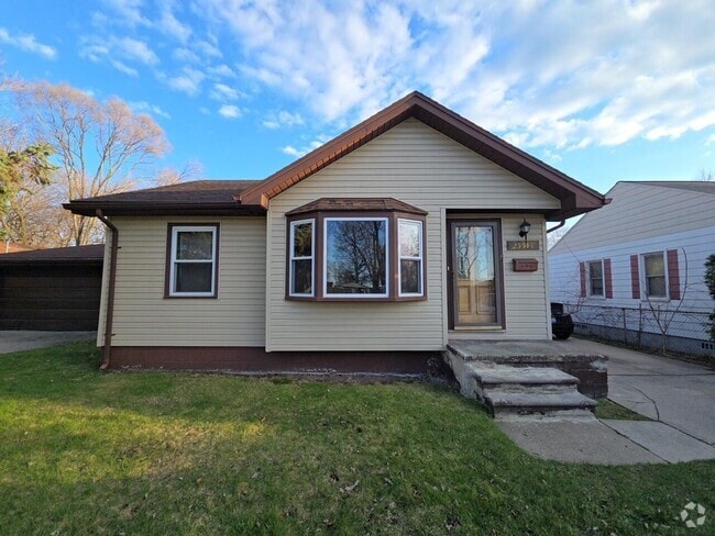 Building Photo - 25517 Yale St Rental