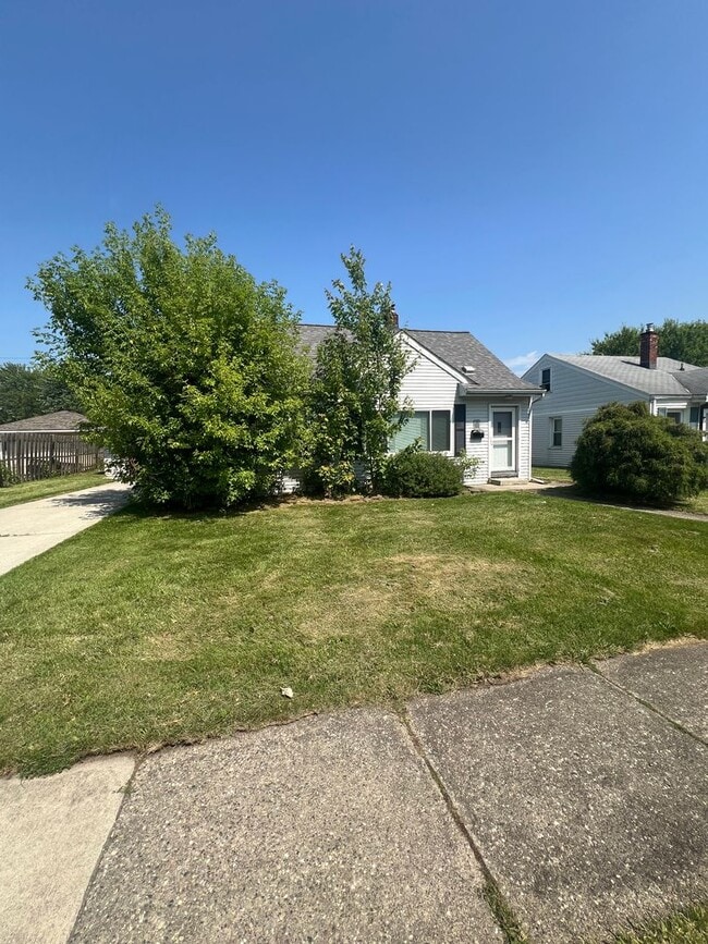 Photo - 23078 Rosalind Ave