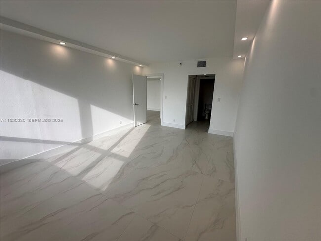 Photo - 6797 Willow Wood Dr Unit 6043