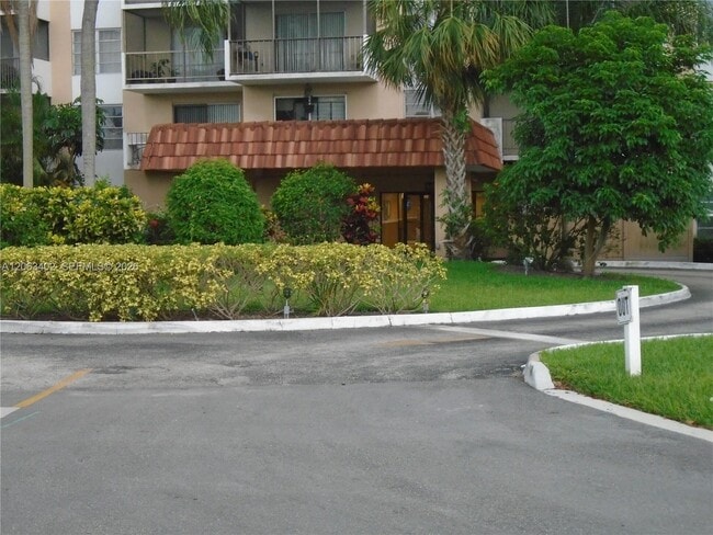 Photo - 4174 Inverrary Dr Unit 411