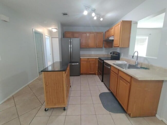Photo - 218 Fecco St