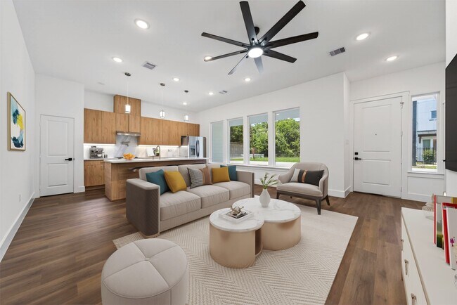 Photo - 2714 Drew St