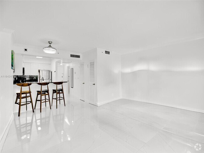 Building Photo - 2501 S Ocean Dr Unit L01 (August 2) Rental