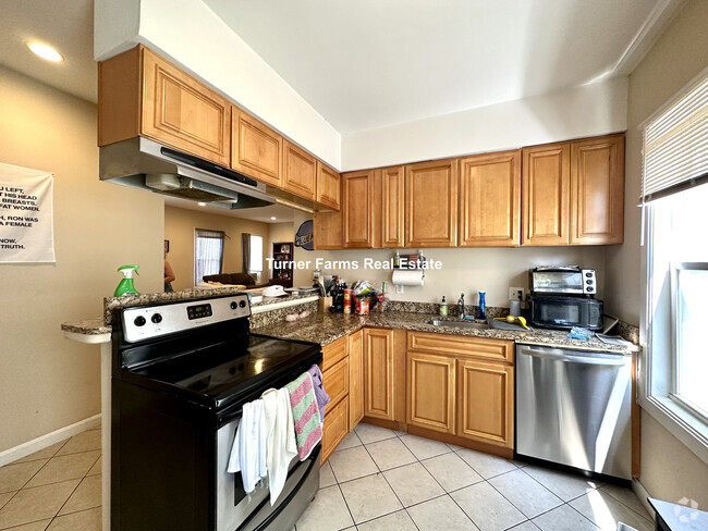 Building Photo - 25 Sudan St Rental