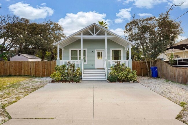 Building Photo - 231 Majorca Rd