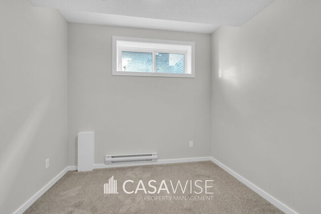 Photo - 21039-21025 25 Ave NW