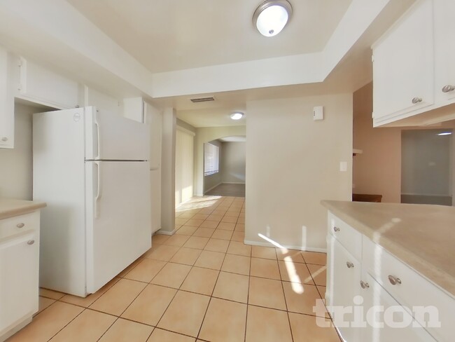 Photo - 5819 W Grovers Ave