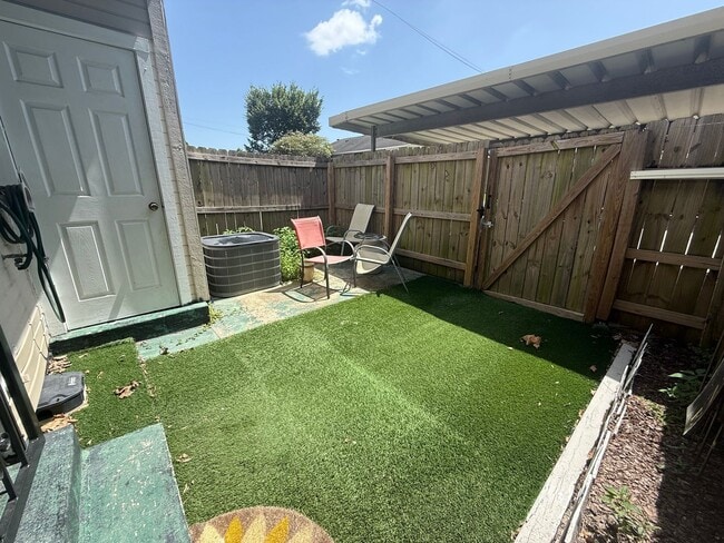 Photo - 2BD 2.5BA FURNISHED CONDO WITH WATER INCLUDED