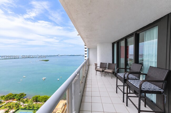 Building Photo - 1717 N Bayshore Dr Unit A-3750
