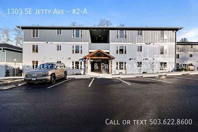 Second level 2 bed/ 1 bath with 1 Assigned... - Second level 2 bed/ 1 bath with 1 Assigned... Apartment Unit #2-A