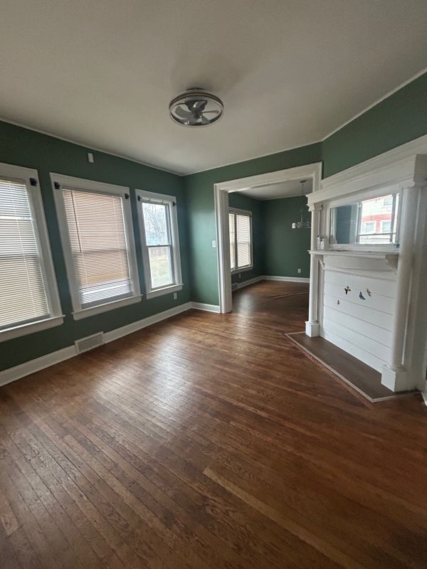 Photo - 625 E Utica St