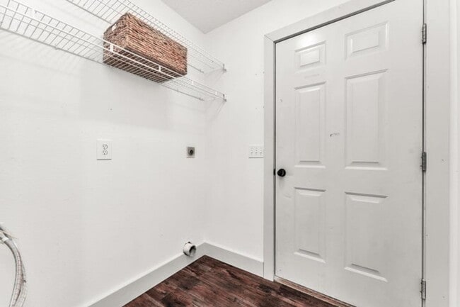 Photo - NIXA-5 Bed, 3 bath REMODELED Home | Walkout BASEMENT | Neighborhood Park | Fenced Yard | PETS Wel...