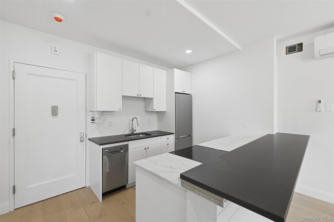 Photo - 207 Main St Unit 5