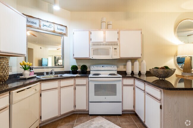 2BR, 2BA - 1,093SF - Kitchen