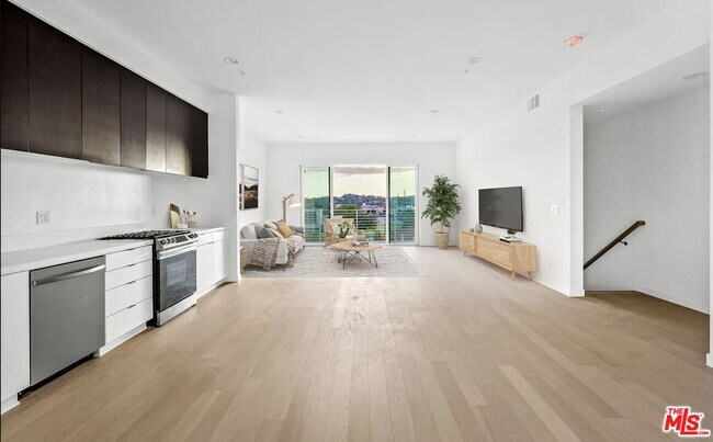 Photo - 3058 W Petunia Pl