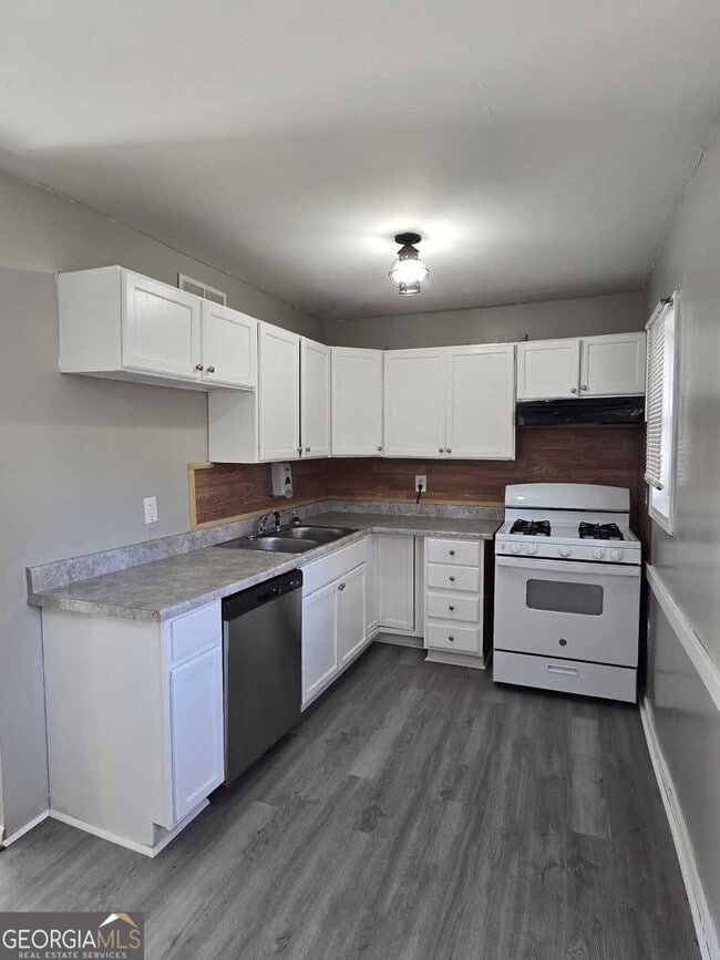 Photo - 468 Morrow Rd