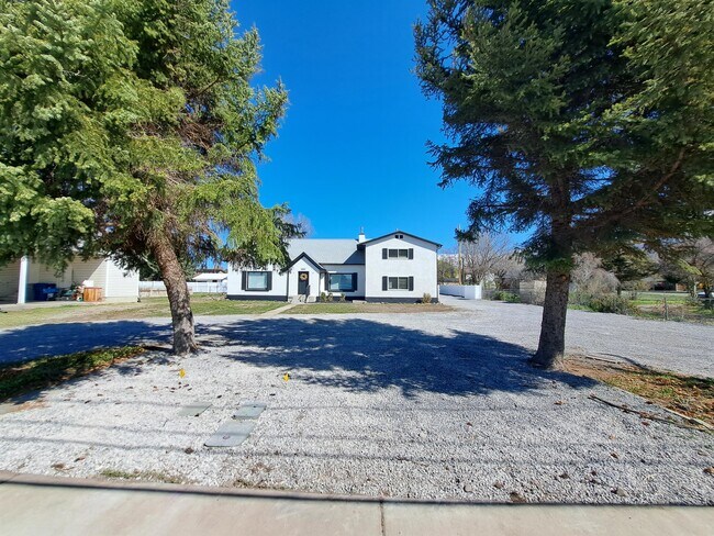 Photo - 579 E 300 N House