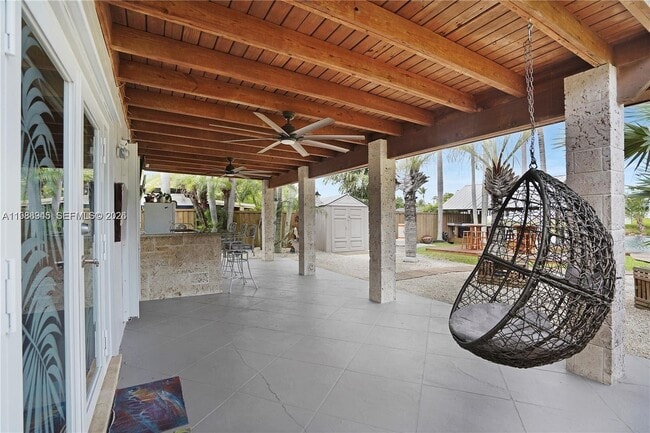 Building Photo - 20320 Bel Aire Dr