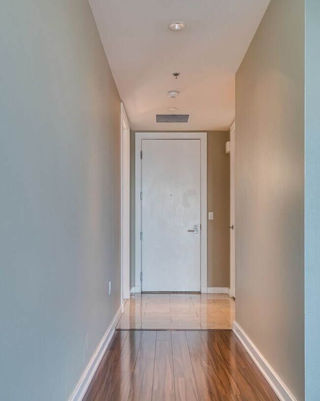 Photo - The Martin 1607-City/Strip Views from this...