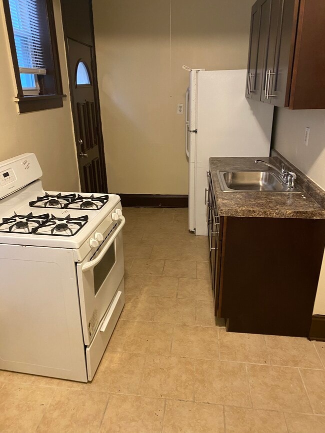 Photo - 7437 S King Dr Unidad 1E