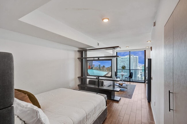 Photo - 398 NE 5th St Unidad SI ID1504036P