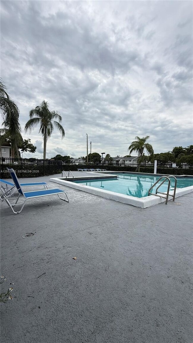 Building Photo - 1163 Lake Terry Dr Unit J