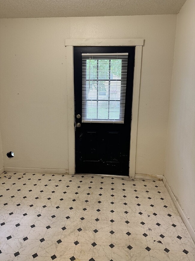 Photo - 239 Taft Blvd Unit 2