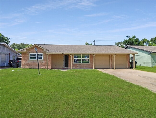 Building Photo - 8711 Shadow Crest St