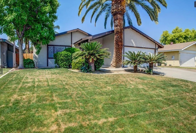 Building Photo - Beautiful 3 Bedroom 2 Bath Rental