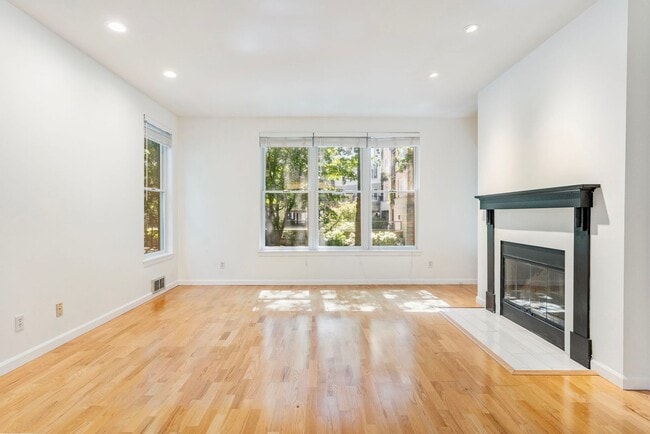 Photo - Riverplace Condominiums - 1 bed/1 bath cor... Unit RPC205-202