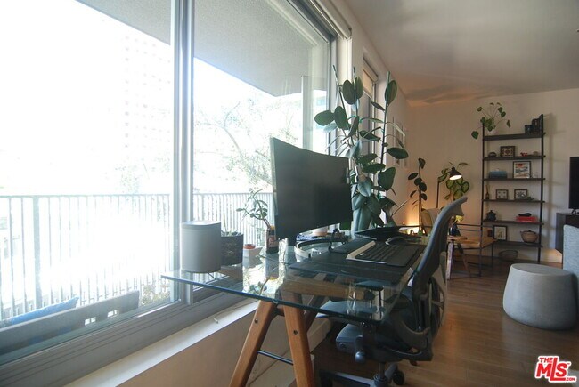 Photo - 901 Flower St Unit 505