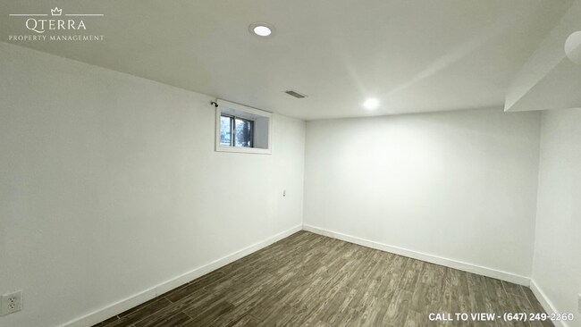 Photo - 90 Barons Av N