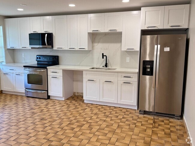 Building Photo - 4088 SW 51st St Unit C Rental