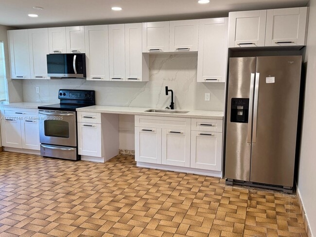 Photo - 4088 SW 51st St Apartment Unit C