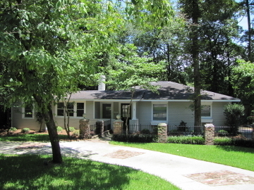 Building Photo - Forest Hills Rental