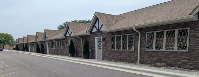 Building Photo - St. Albans Greens Townhouses and Apartments