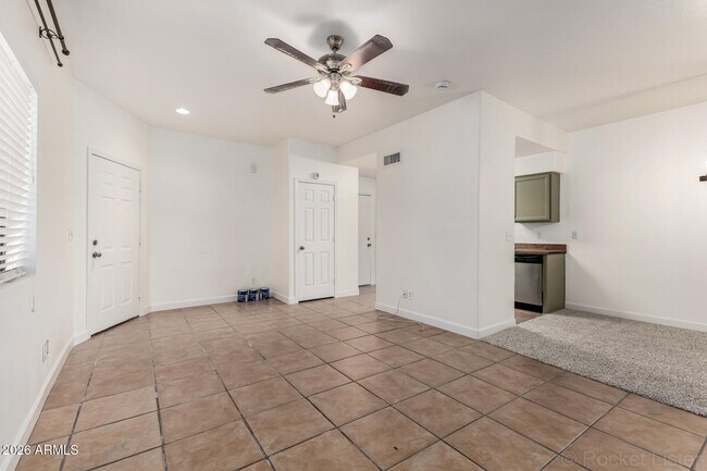 Photo - 743 E Pepper Dr