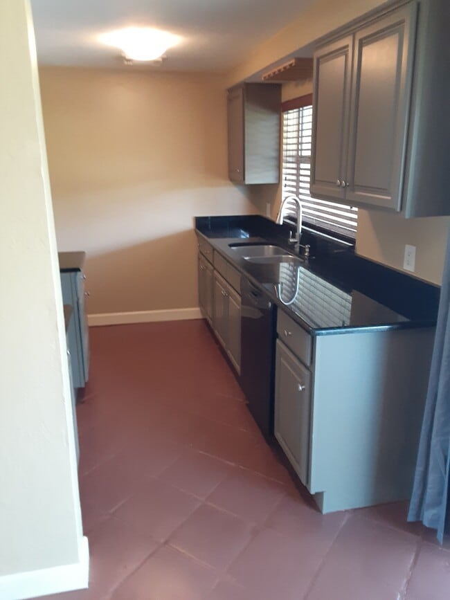 Photo - 5344 Caldwell St