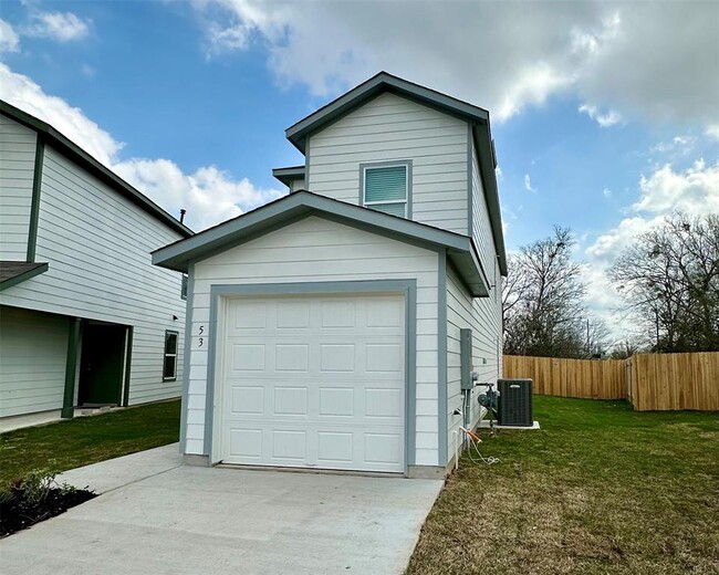 53 Trinity Cir