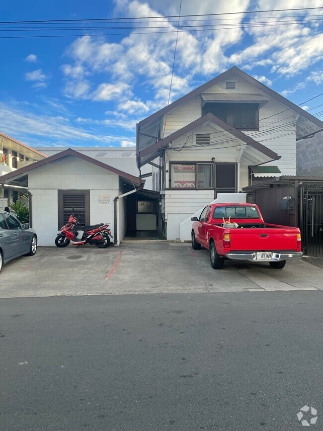 Building Photo - 1927 Kalani St Unit B Rental