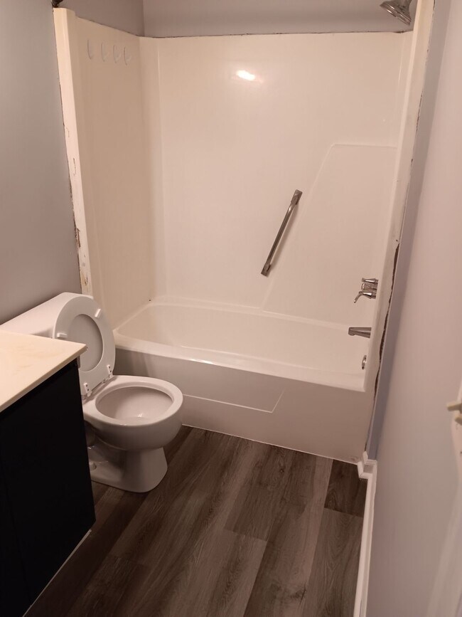 Photo - 515 35th Ave N