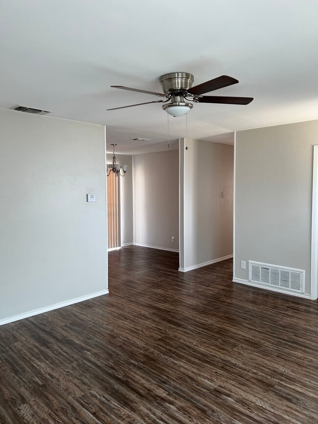 Photo - 206 Balboa Dr