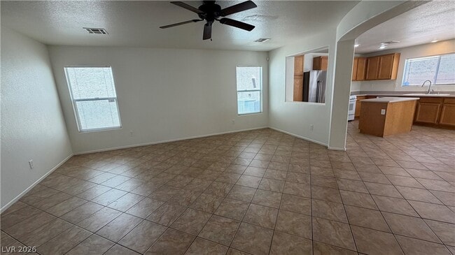 Photo - 718 Thornford St