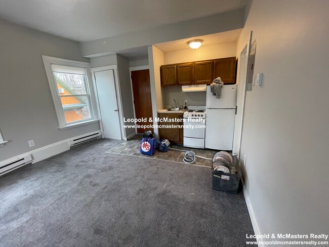 Photo - 593 Cambridge St