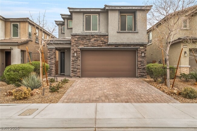 Building Photo - 900 Lotus Falls St