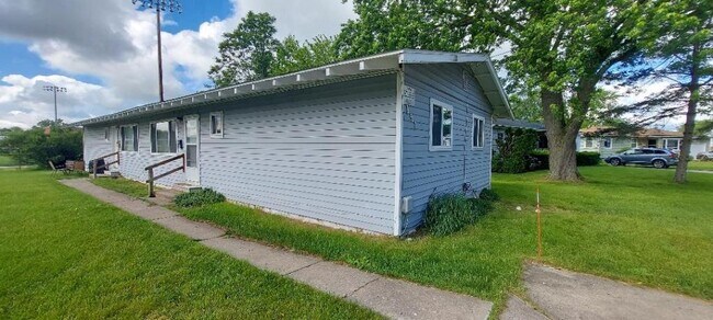 147 Paras HIll B - 147 Paras HIll B House