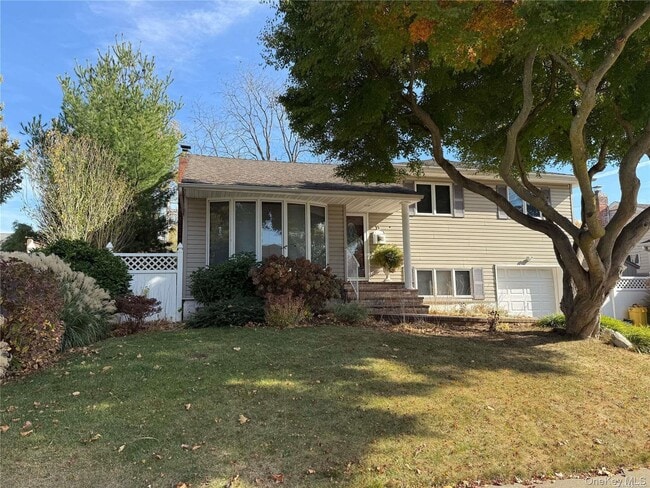 Photo - 11 Syosset Cir Casa