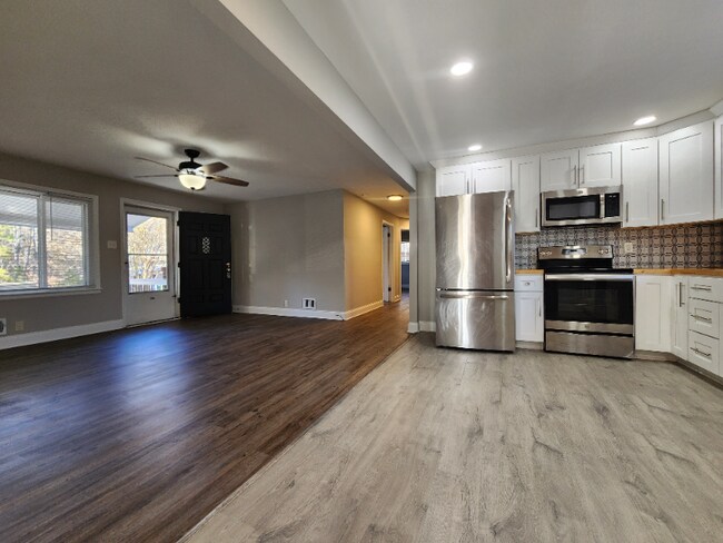 Photo - 1020 Woodvale Dr